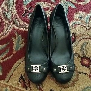 Tory Burch Ambrose Wedges Size 9.5